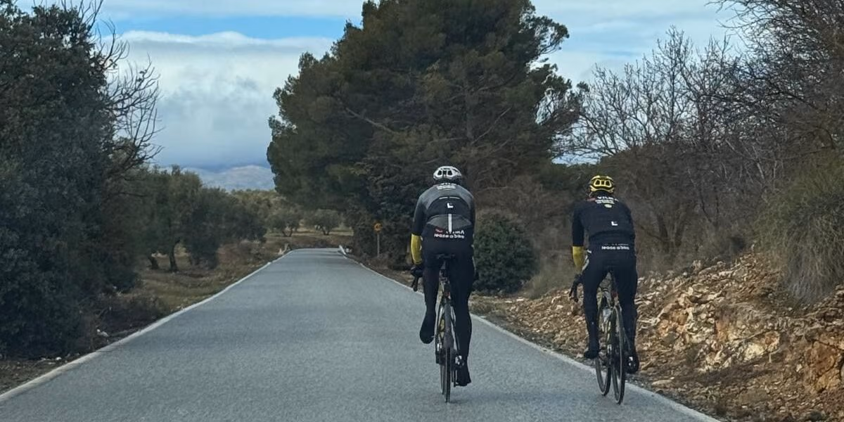 Wout van Aert trains outside during altitude camp despite snow