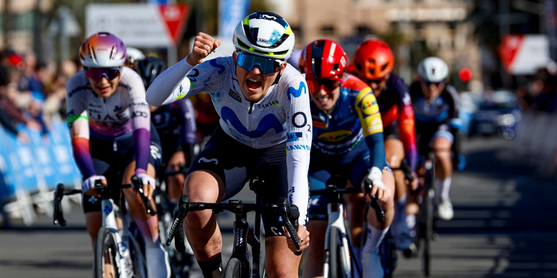 Cat Ferguson (3rd) clenches her fist – photo: Fotopersburo Cor Vos