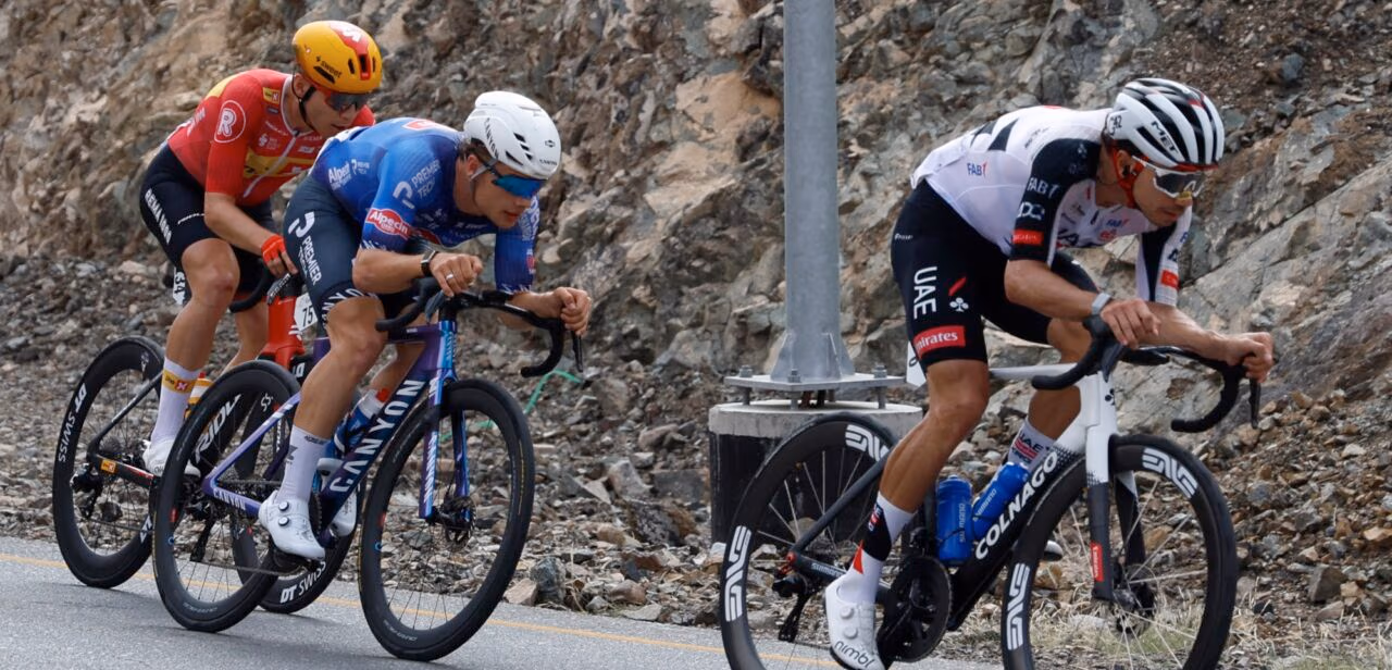 The breakaway on the way during the third stage - photo: Fotopersburo Cor Vos